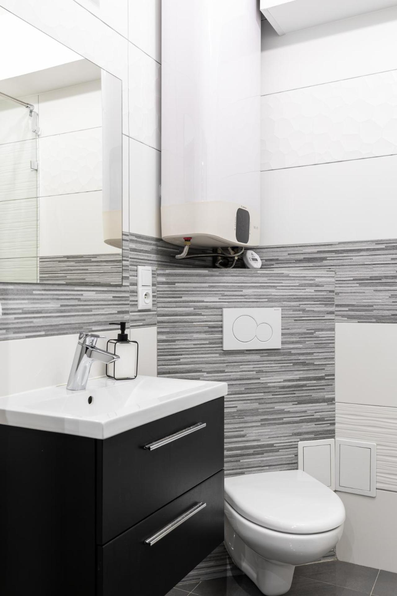 Apartamenty Premium, Faktura Vat, Zrodlowa Centrum Parter Ground Floor Parking Super Lokalizacja Two Bedrooms Kitchen 50 M2 Кельце Екстер'єр фото